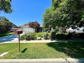 Building Photo - 1909 N Abbie Way