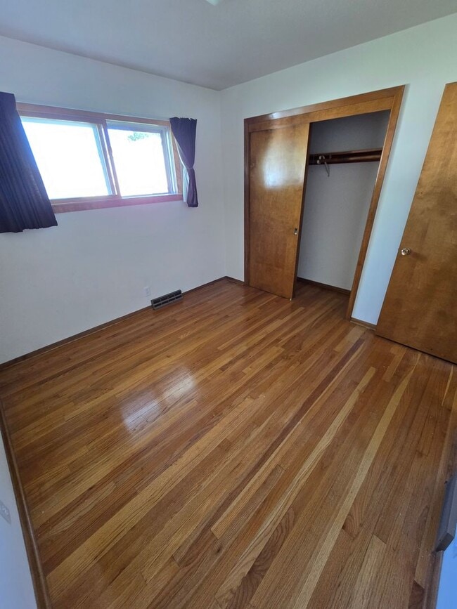 Building Photo - 1133 N Howard Ave