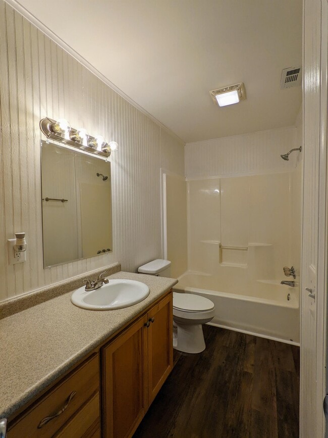 Building Photo - 315 Orange St