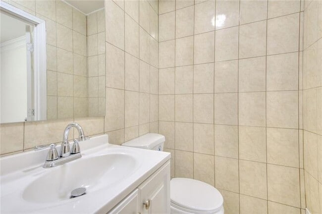 Building Photo - 3946 Green Oak Dr