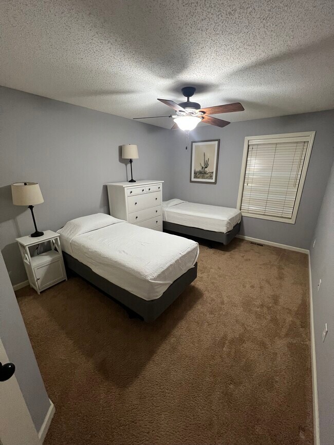 Building Photo - 3582 White Pine Way