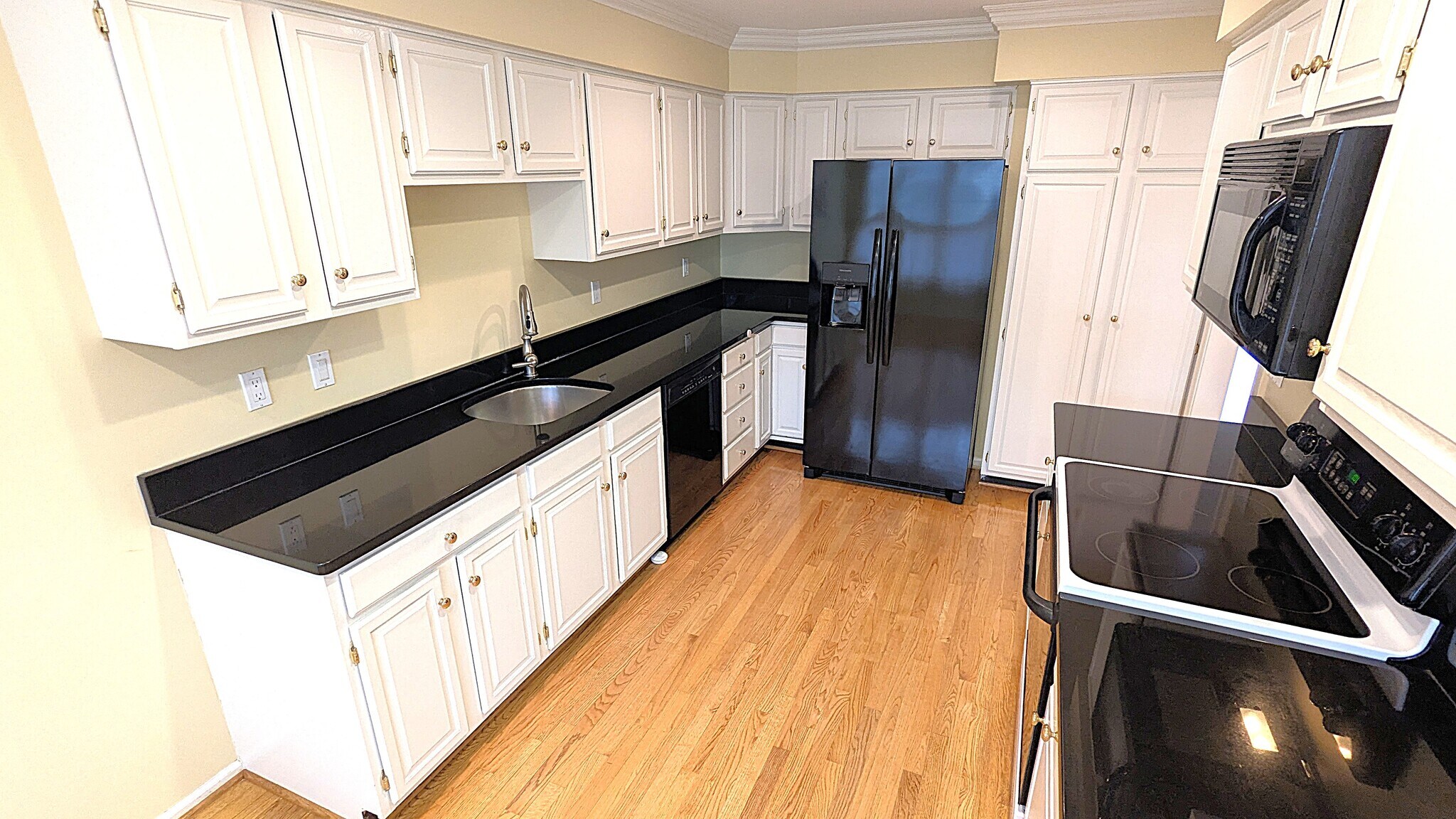 Building Photo - 1379 Heritage Oak Way