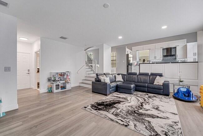 Building Photo - Spacious 4-Bedroom with 3 Full Baths in Royal Palm Beach!