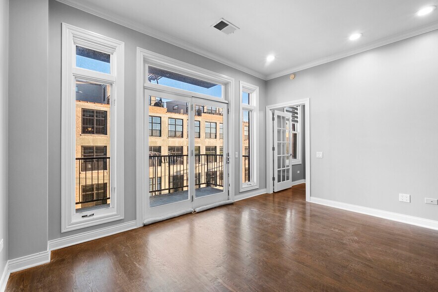 Building Photo - 1355 W Washington Blvd