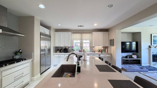 Building Photo - Luxury 4 Bedroom Home in La Costa Greens