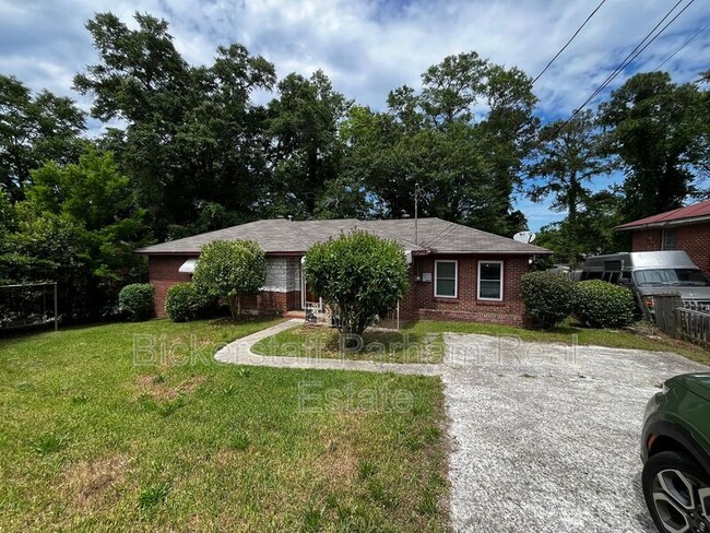 Building Photo - 4445 Sims St