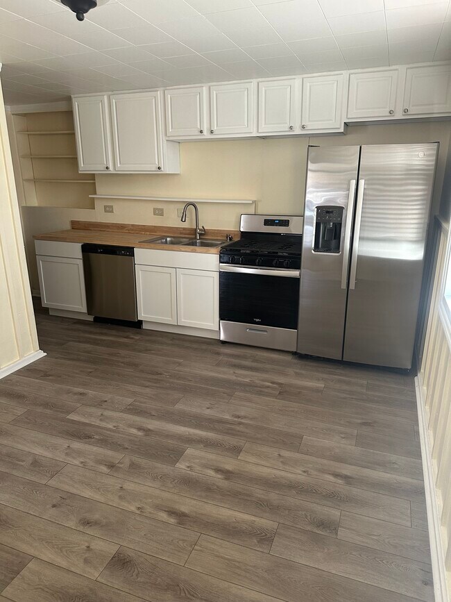 Building Photo - 534 S Pearl St