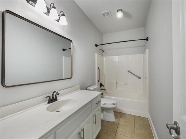 Building Photo - 3508 Hornbeam St