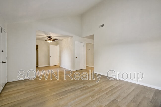 Building Photo - 36845 Reynolds Dr