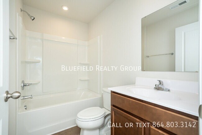 Building Photo - 886 Cranbrook Dr