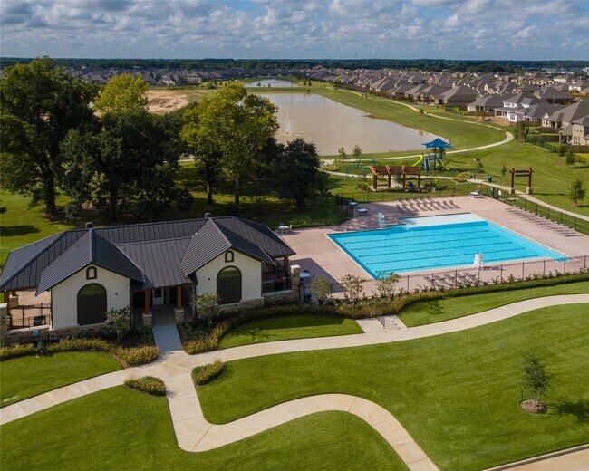 Building Photo - 18123 Quarry Vale Dr
