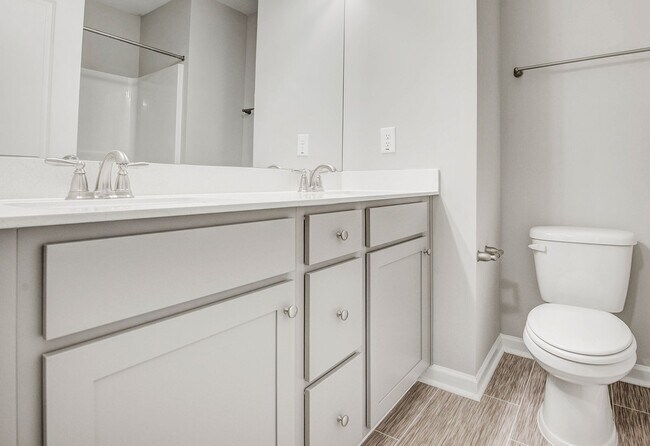 Building Photo - AVAILABLE NOW!  $500 OFF FIRST MONTH'S RENT - Wooded View! |