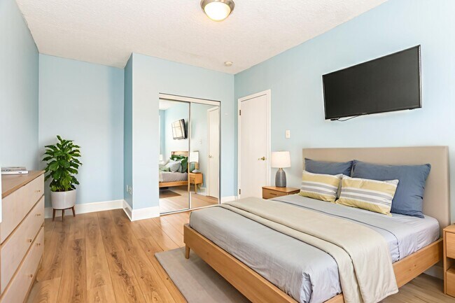 Building Photo - 1401 Columbia Rd NW