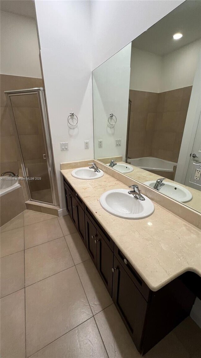 Building Photo - 3151 SW 47th St