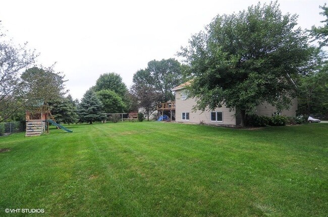 Building Photo - Spacious 5BR Home on Cul-de-Sac – Available June 1