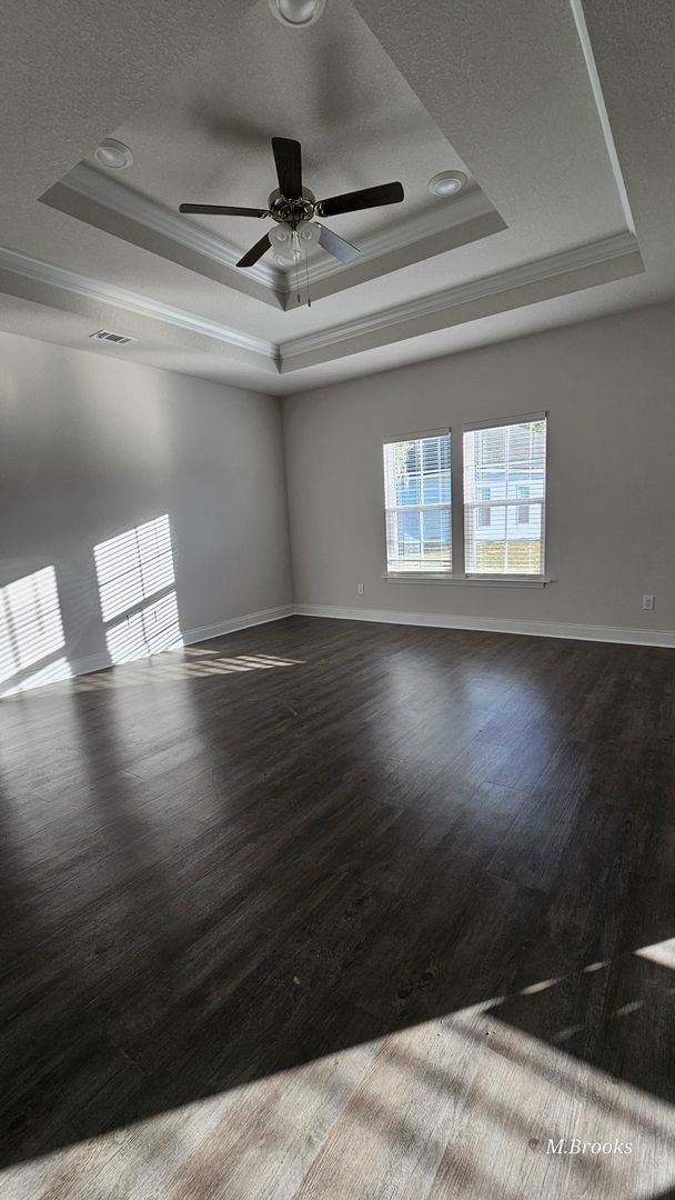 Building Photo - Beautiful home in Grand Oaks Village, Lake...