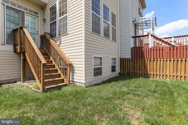 Building Photo - 8818 Papillon Dr
