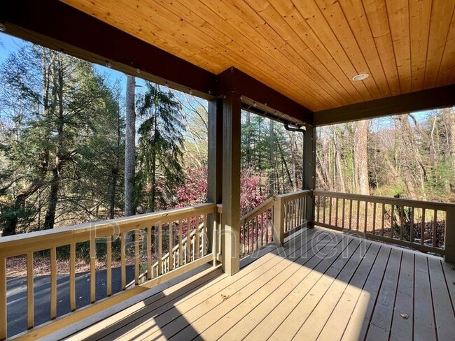 Building Photo - 12 Beaverdam Knoll Rd