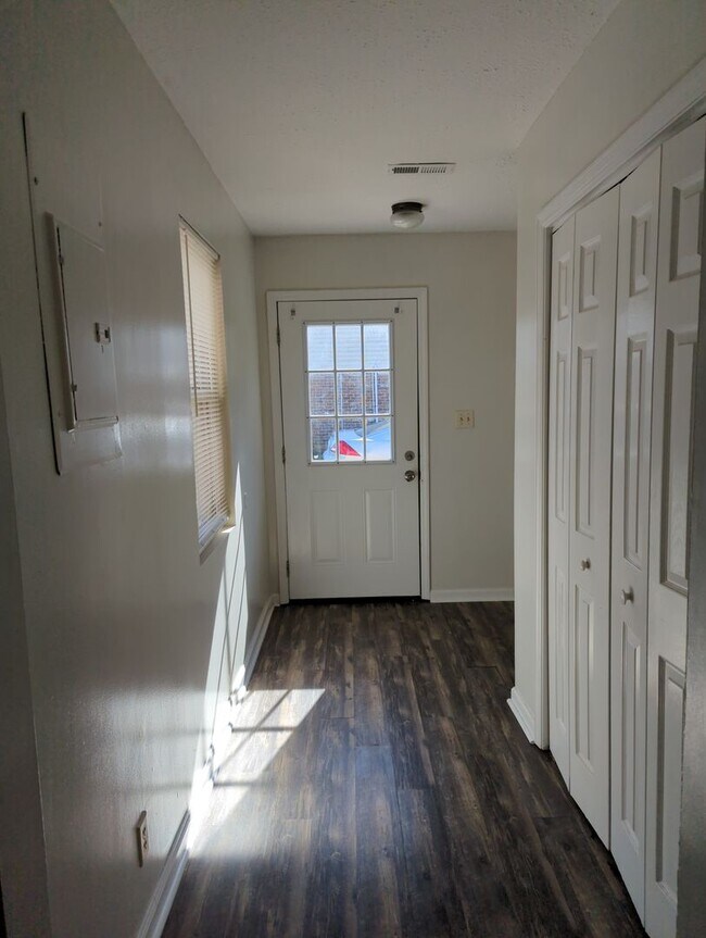 Building Photo - 115 Summerfield Rd