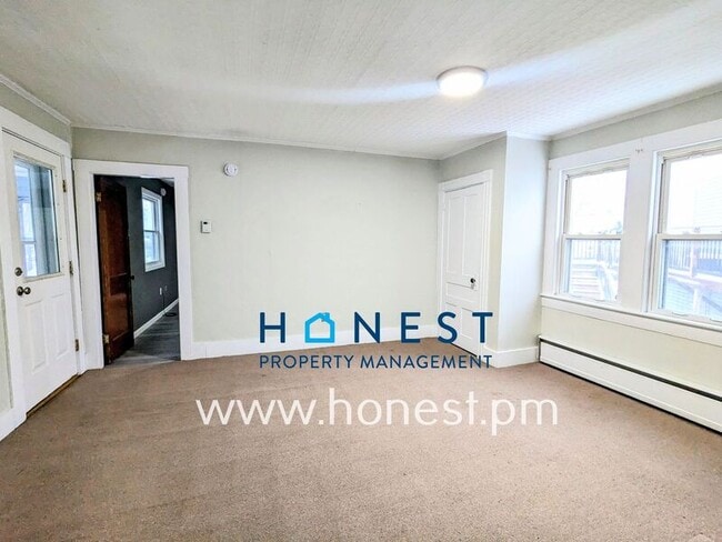 Building Photo - 34 Gage St