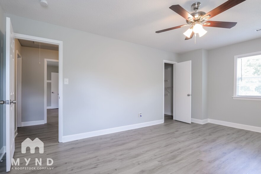 Building Photo - 712 Lampwick Ct
