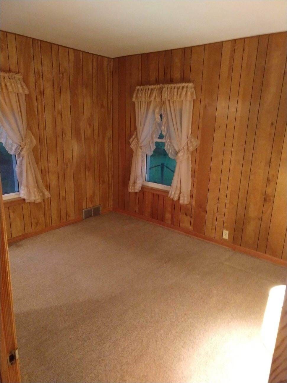BEDROOM 2 - 324 Hill St