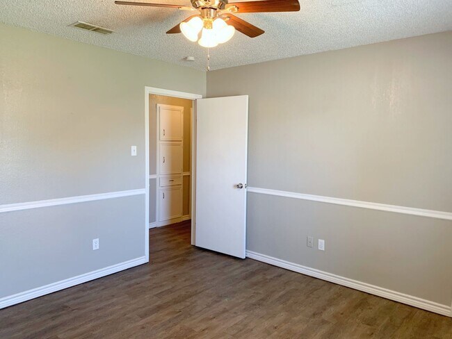 Building Photo - 3 Bed 2 bath Lubbock ISD