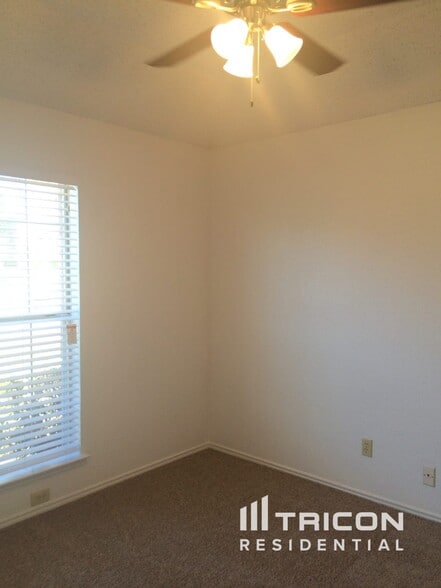 Building Photo - 1638 Tuley St
