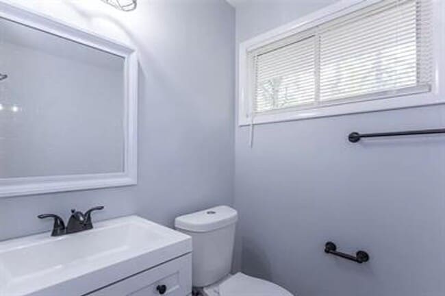 Building Photo - Modern 3BR/2BA Near UAB & Downtown