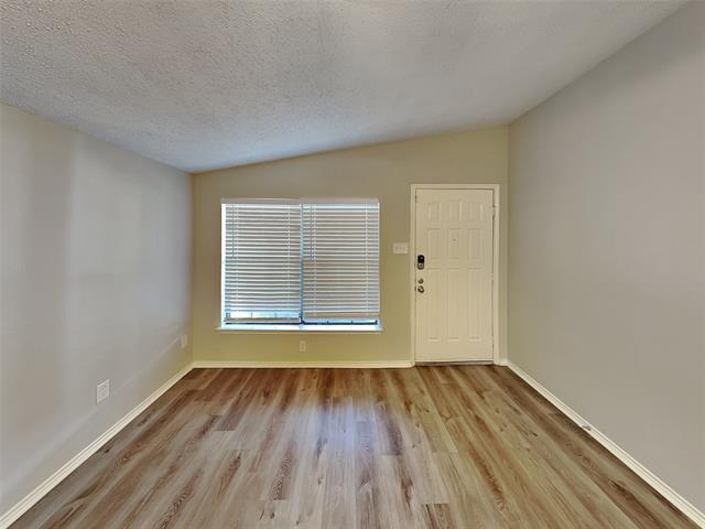 Building Photo - 4931 Darrow Ln