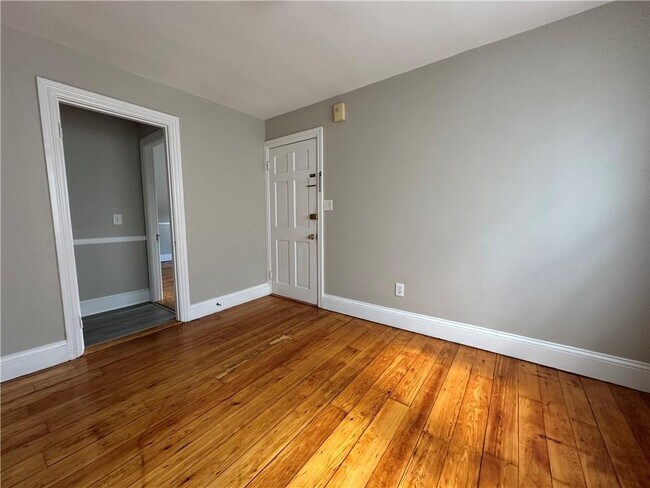 Building Photo - 1245 Cranston St