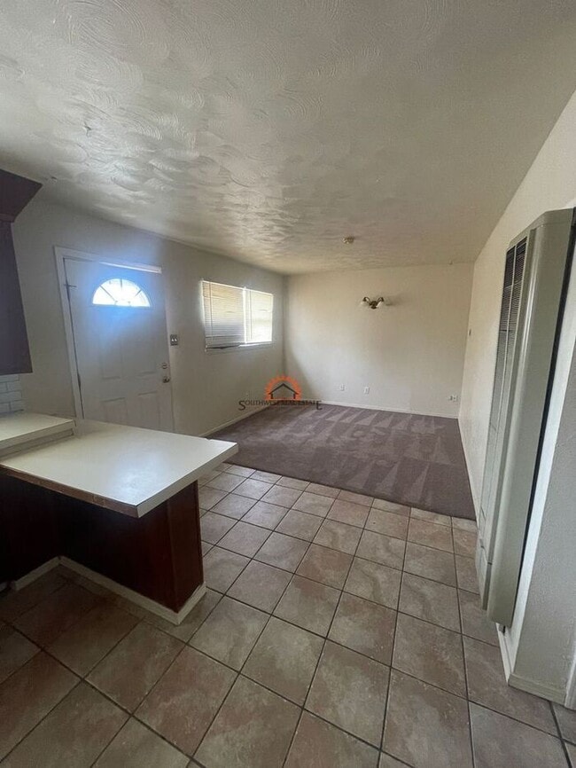 Building Photo - Charming 1 bed 1 bath duplex