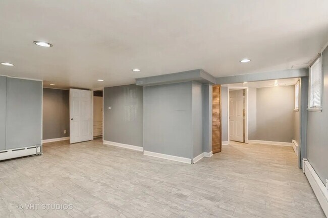 Building Photo - 942 Raleigh Rd