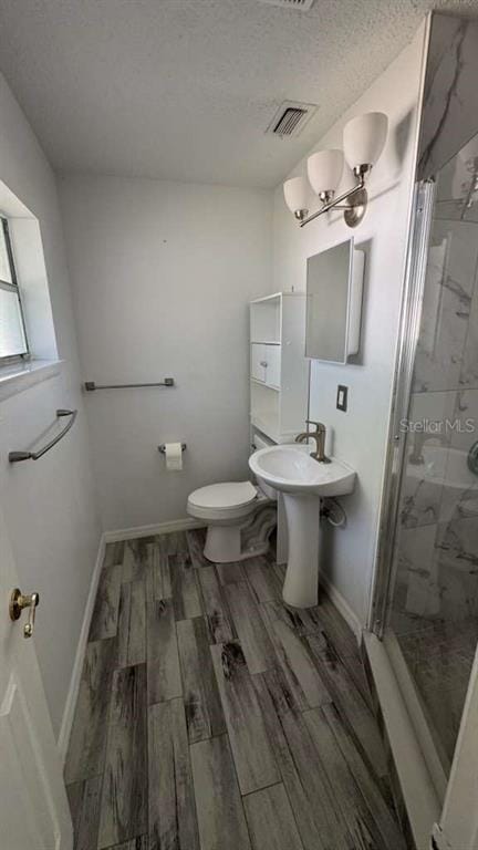 Building Photo - 545 Oak Dr