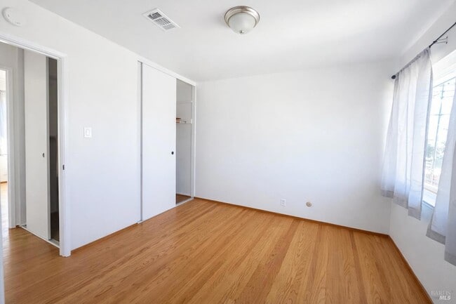 Building Photo - 5122 Potrero Ave