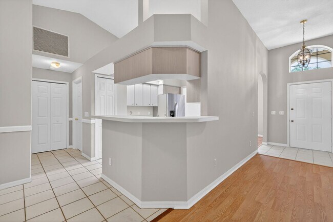 Building Photo - Available Now! Move-In Ready 3BR Home with Florida Room & Shed