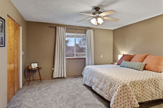 Building Photo - Beautifully done 3 bed 3 bath home in Greenacres/liberty lake area