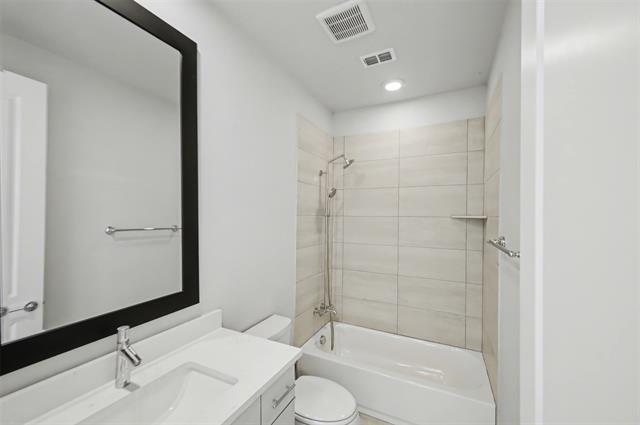 Building Photo - 381 E Greenbriar Ln