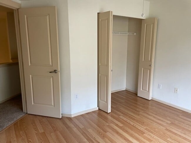Building Photo - Beautiful 3 Bed 2.5 Bath Townhome in Talus...