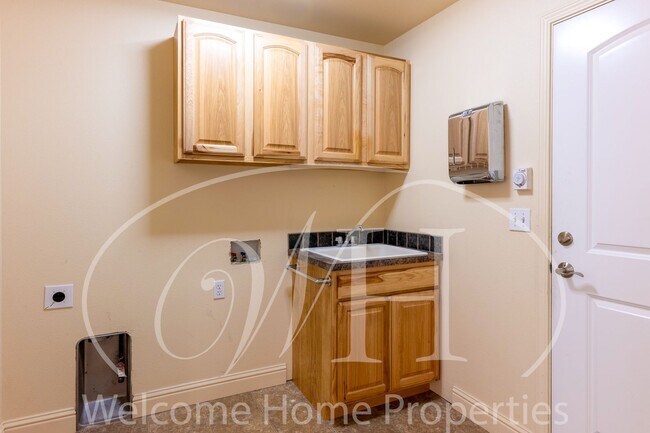 Building Photo - Spacious Home with Vaulted Ceilings