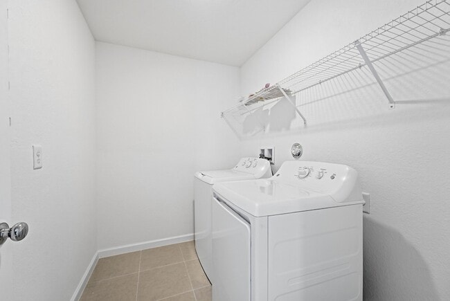 Building Photo - 10835 NW Moon Rise Ln