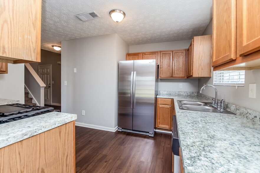 Building Photo - 5295 Tussahaw Crossing