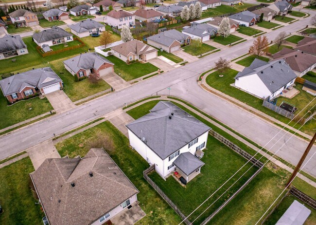 Building Photo - 4880 Imperial Dr
