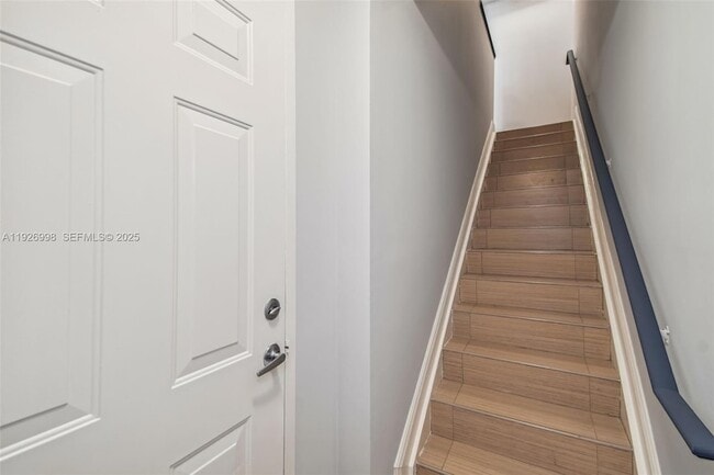 Building Photo - 2945 NE 185th St