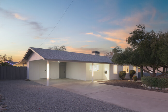 Building Photo - 5818 N Granite Reef Rd
