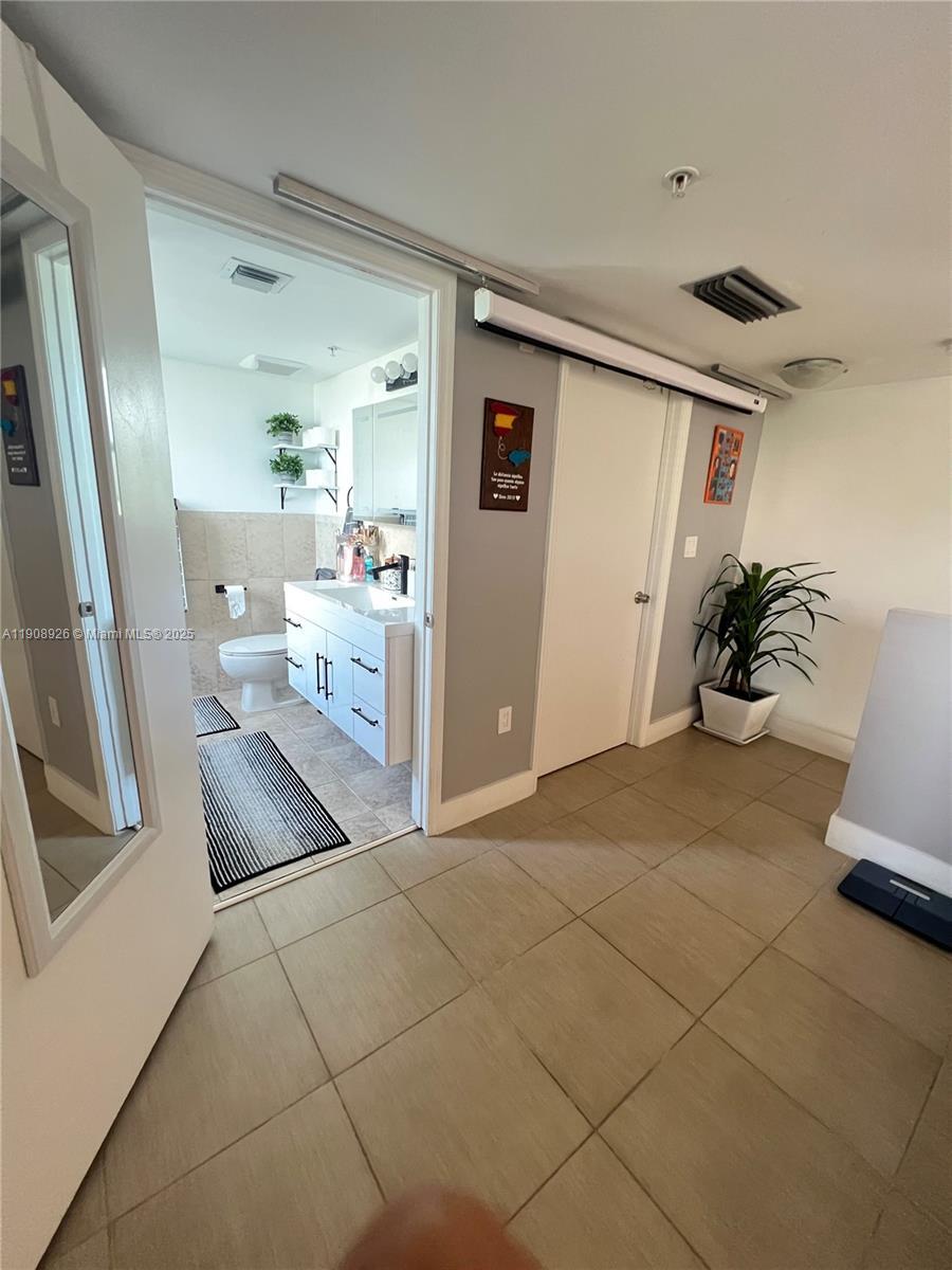 Building Photo - 498 SW 2nd St