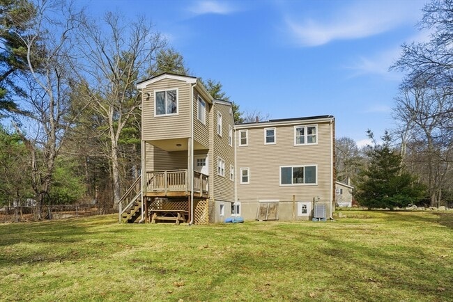 Building Photo - 724 Linwood St
