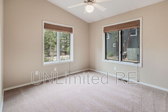 Building Photo - 4154 E Broken Rock Loop