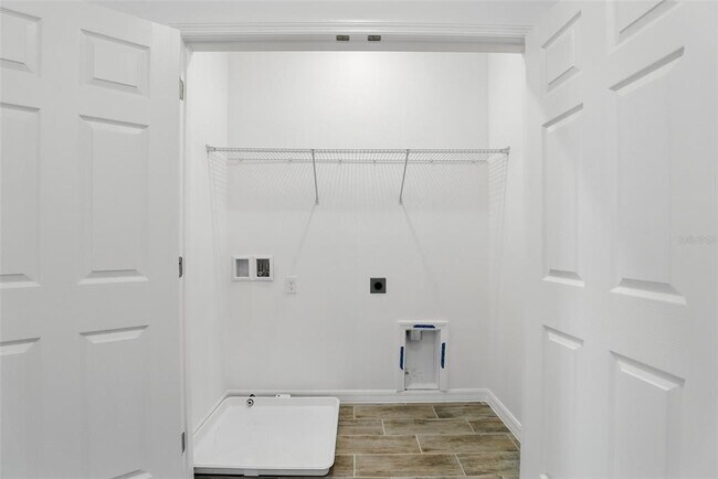 Building Photo - 1432 silver lining way