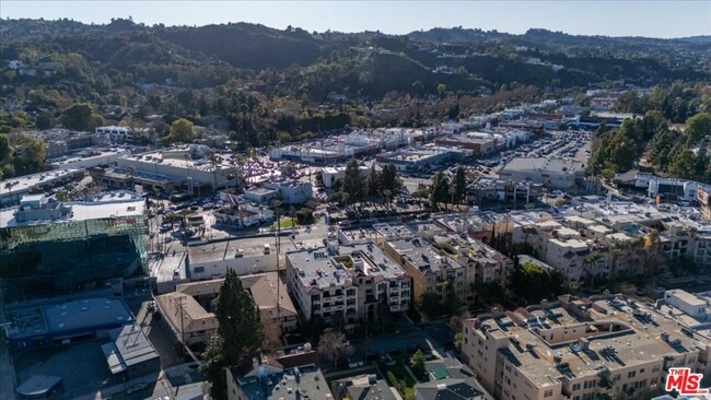 Building Photo - 12026 Hoffman St